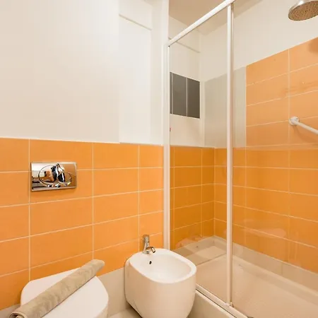 아파트 Air Conditioned Apartment, 3 Min Walk To The Beaches, Garage