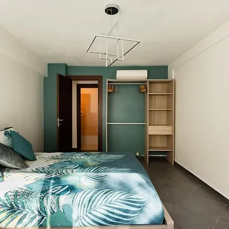 Air Conditioned Apartment, 3 Min Walk To The Beaches, Garage 아파트 앙티브
