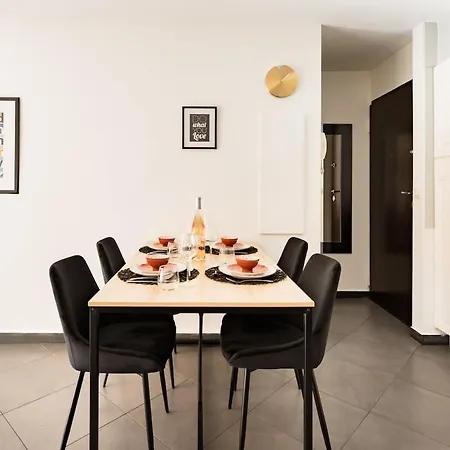 Air Conditioned Apartment, 3 Min Walk To The Beaches, Garage * 앙티브